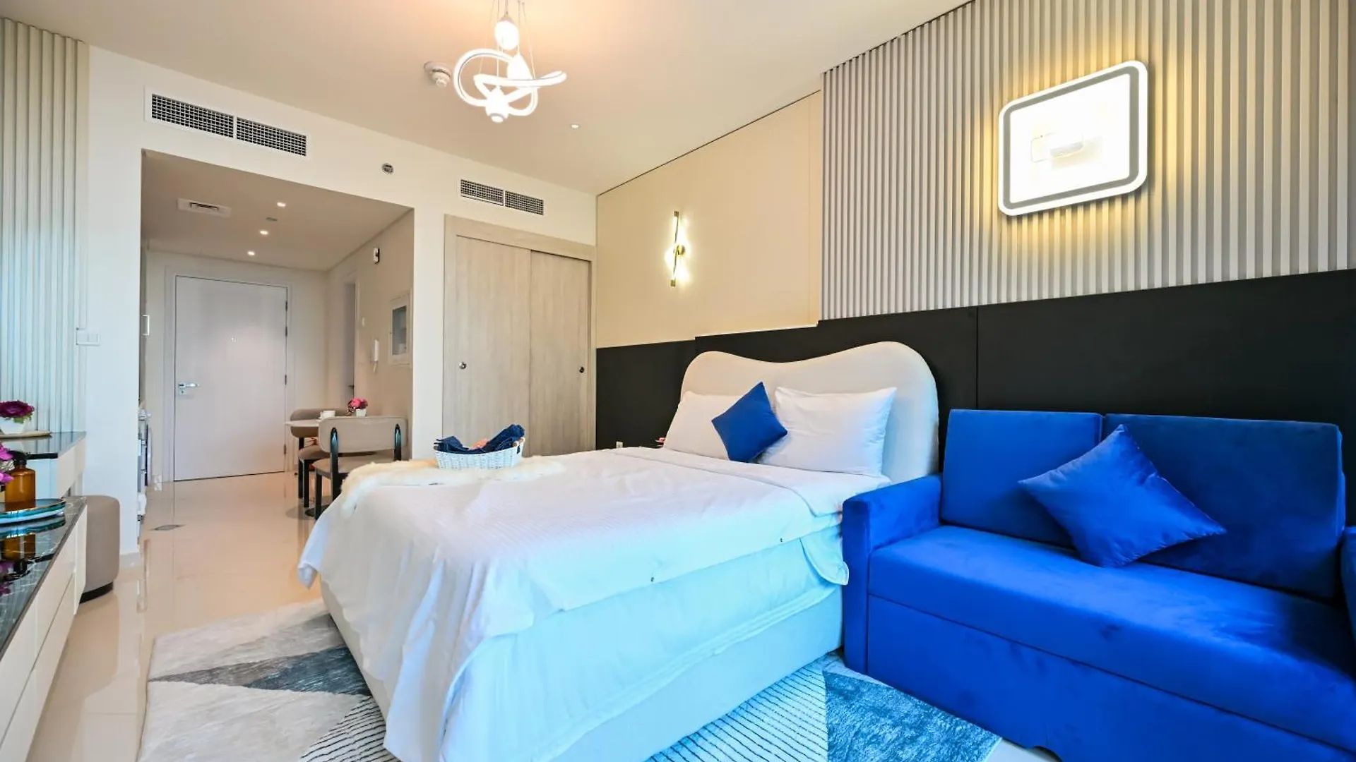 Luxury Studio - Sea View, Beach Access & Infinity Pool - Seven Palm Residences Dubai