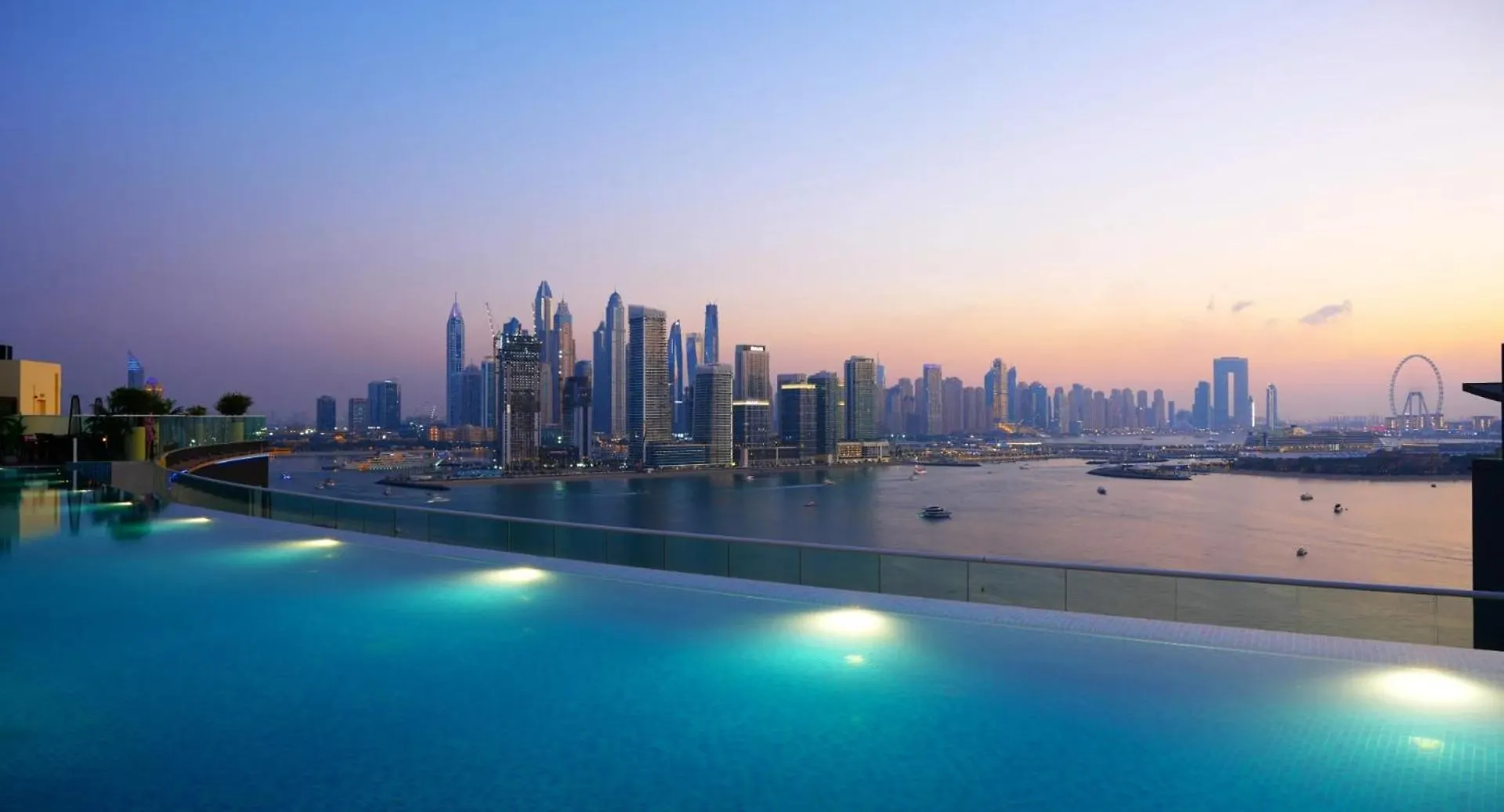 Daire Luxury Studio - Sea View, Beach Access & Infinity Pool - Seven Palm Residences Dubai Birleşik Arap Emirlikleri