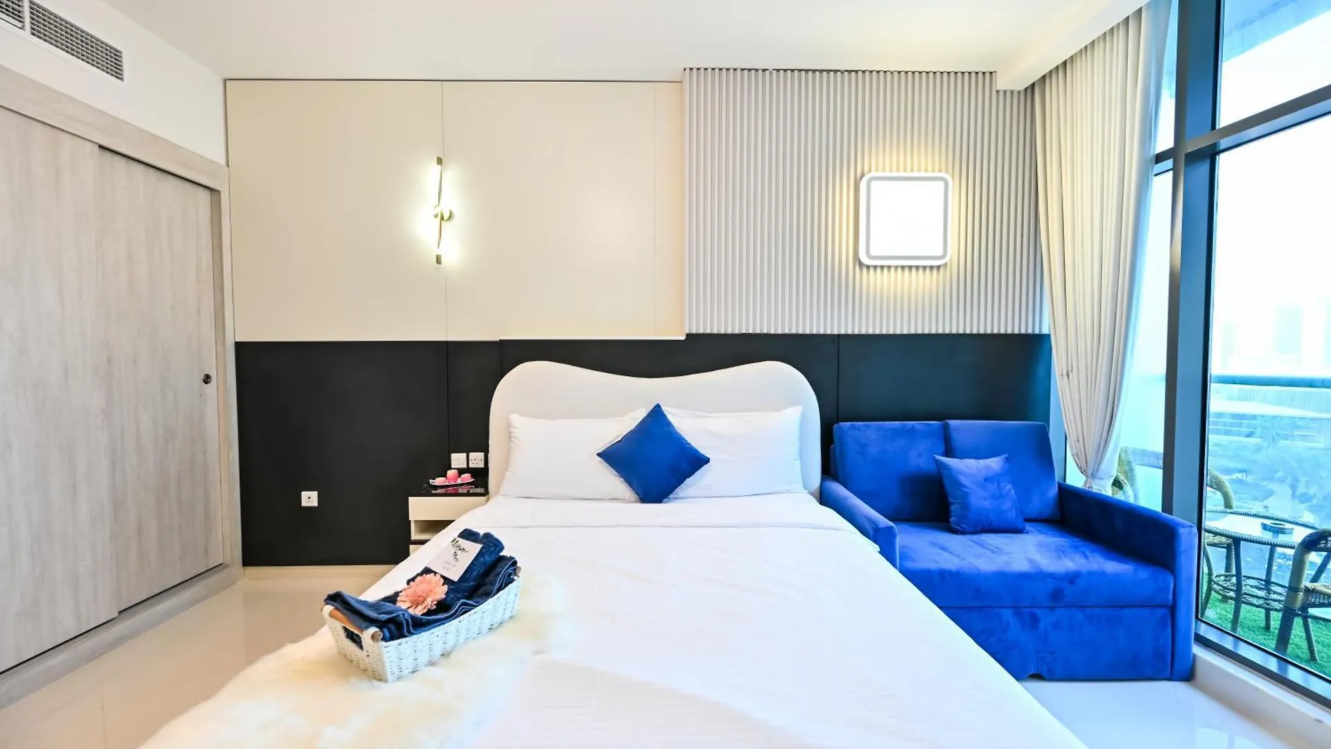 Luxury Studio - Sea View, Beach Access & Infinity Pool - Seven Palm Residences Dubai United Arab Emirates