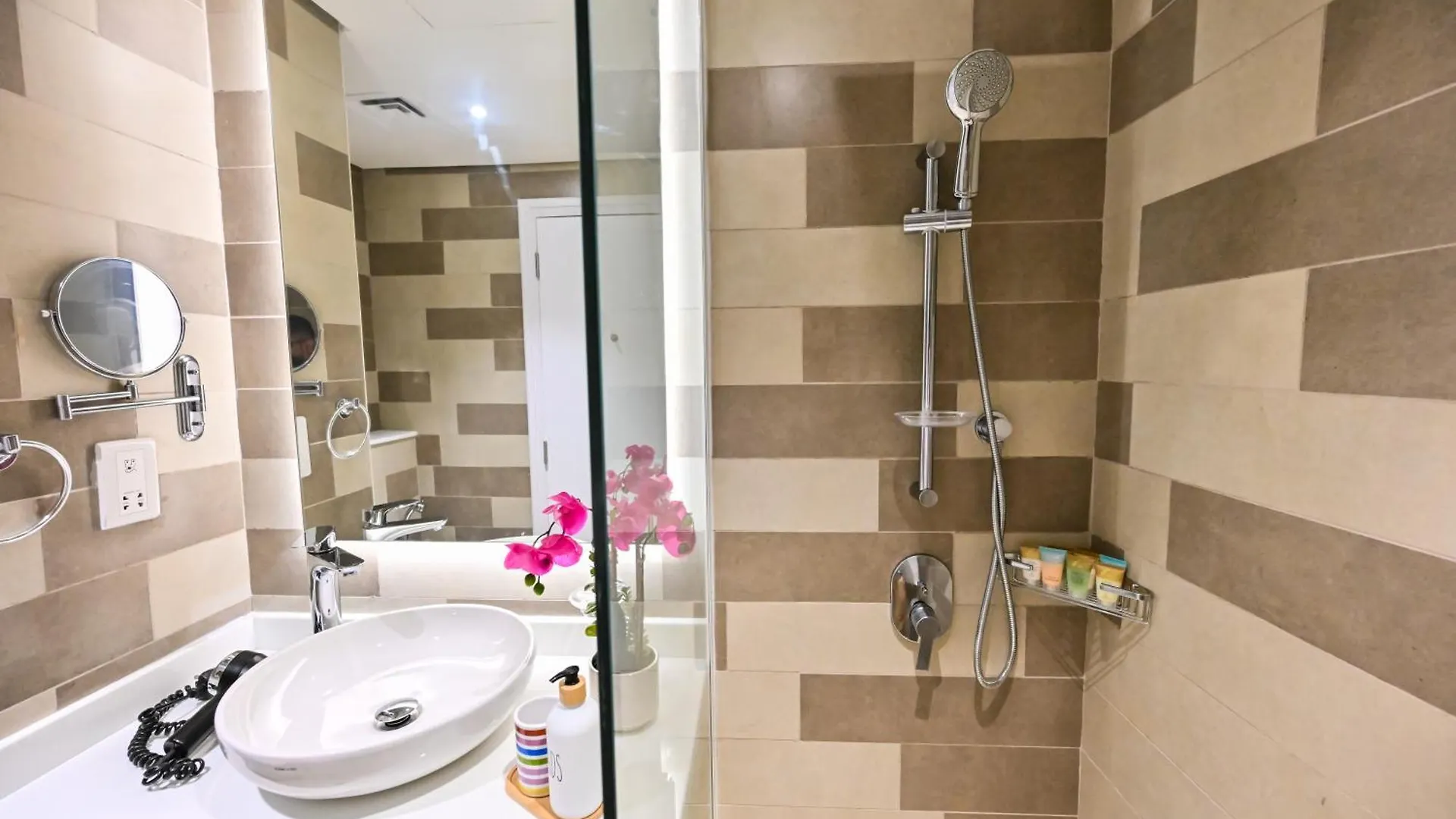 Luxury Studio - Sea View, Beach Access & Infinity Pool - Seven Palm Residences Dubai